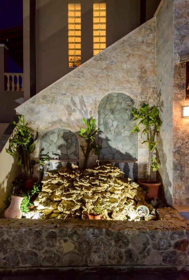 Halikounas Villa Maxim With Private Pool & Tennis Court מראה חיצוני תמונה