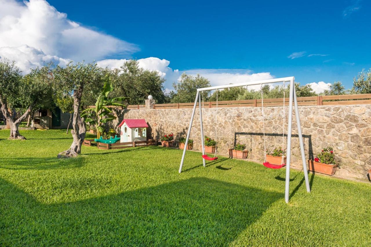 Halikounas Villa Maxim With Private Pool & Tennis Court מראה חיצוני תמונה