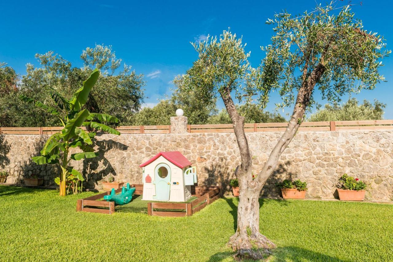 Halikounas Villa Maxim With Private Pool & Tennis Court מראה חיצוני תמונה